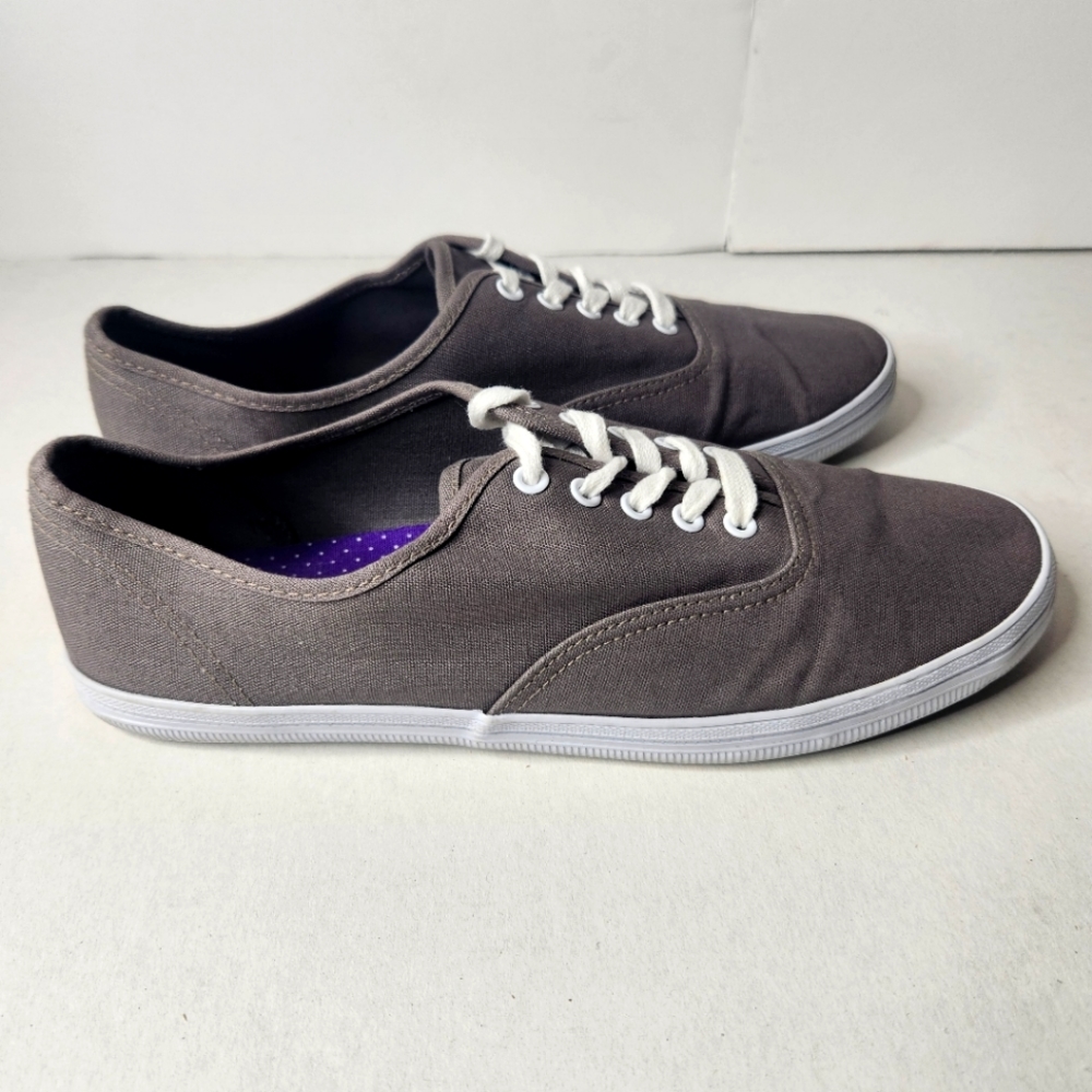 City Sneaks Women's Canvass Lace up Shoes Size 11